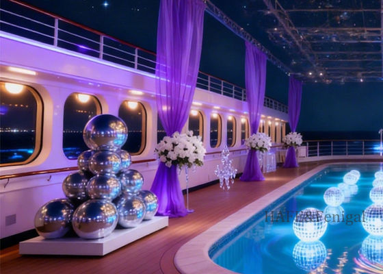 Outdoor Decoration With Double-Layer Inflatable PVC Mirror Balls In Various Colors